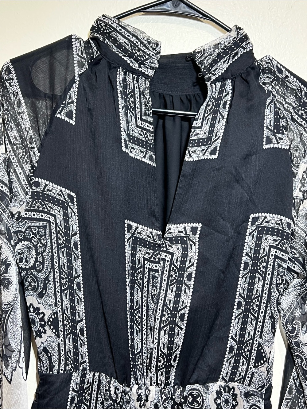 MNG Black & White Paisley Long Sleeve maxi Dress Size 4 - Picture 8 of 13